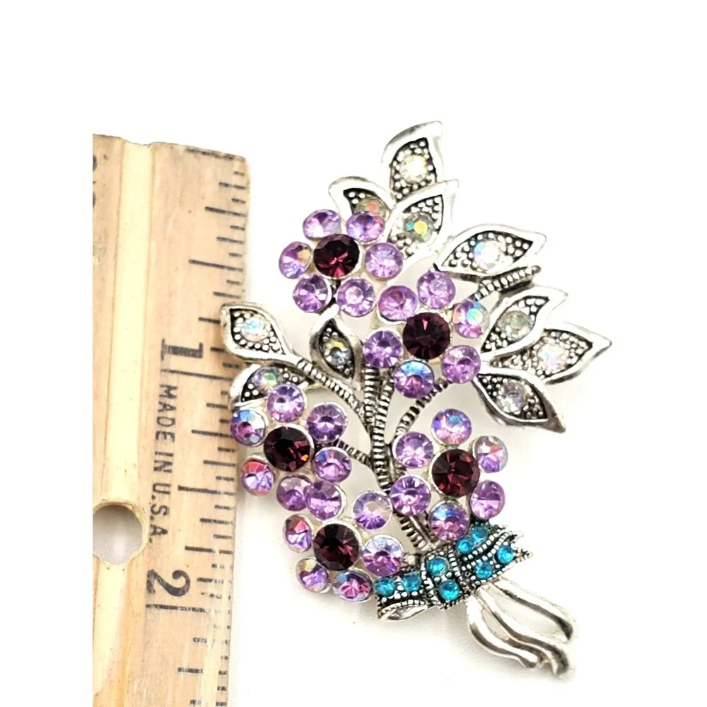 Vintage Avon Nina Ricci Florasl Bouqet Brooch Pin